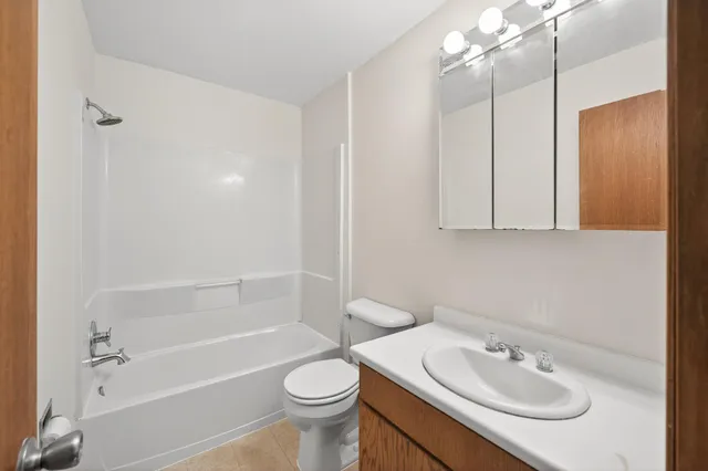 $129,900 | 14861 58th Street North, Unit A2, Oak Park Heights, MN 55082