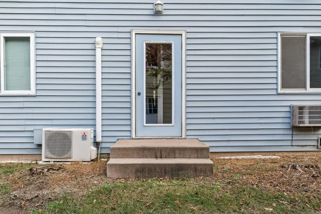 $129,900 | 14861 58th Street North, Unit A2, Oak Park Heights, MN 55082