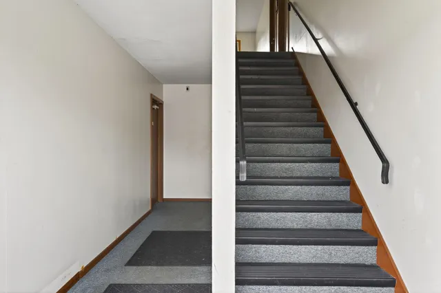 $129,900 | 14861 58th Street North, Unit A2, Oak Park Heights, MN 55082