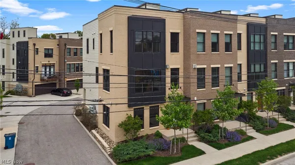$4,500 | 11202 North Park Place, Cleveland, OH 44104