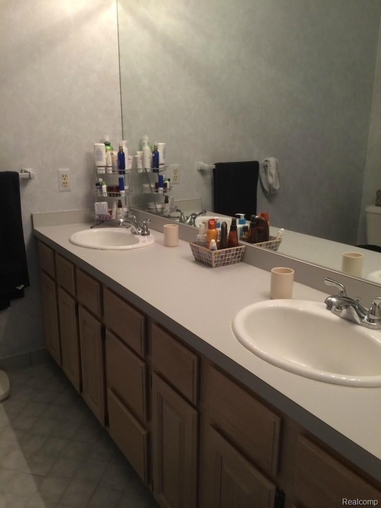6361 Woodcrest Ridge Clarkston, MI 48346 - Photo 31 of 40 079.jpg