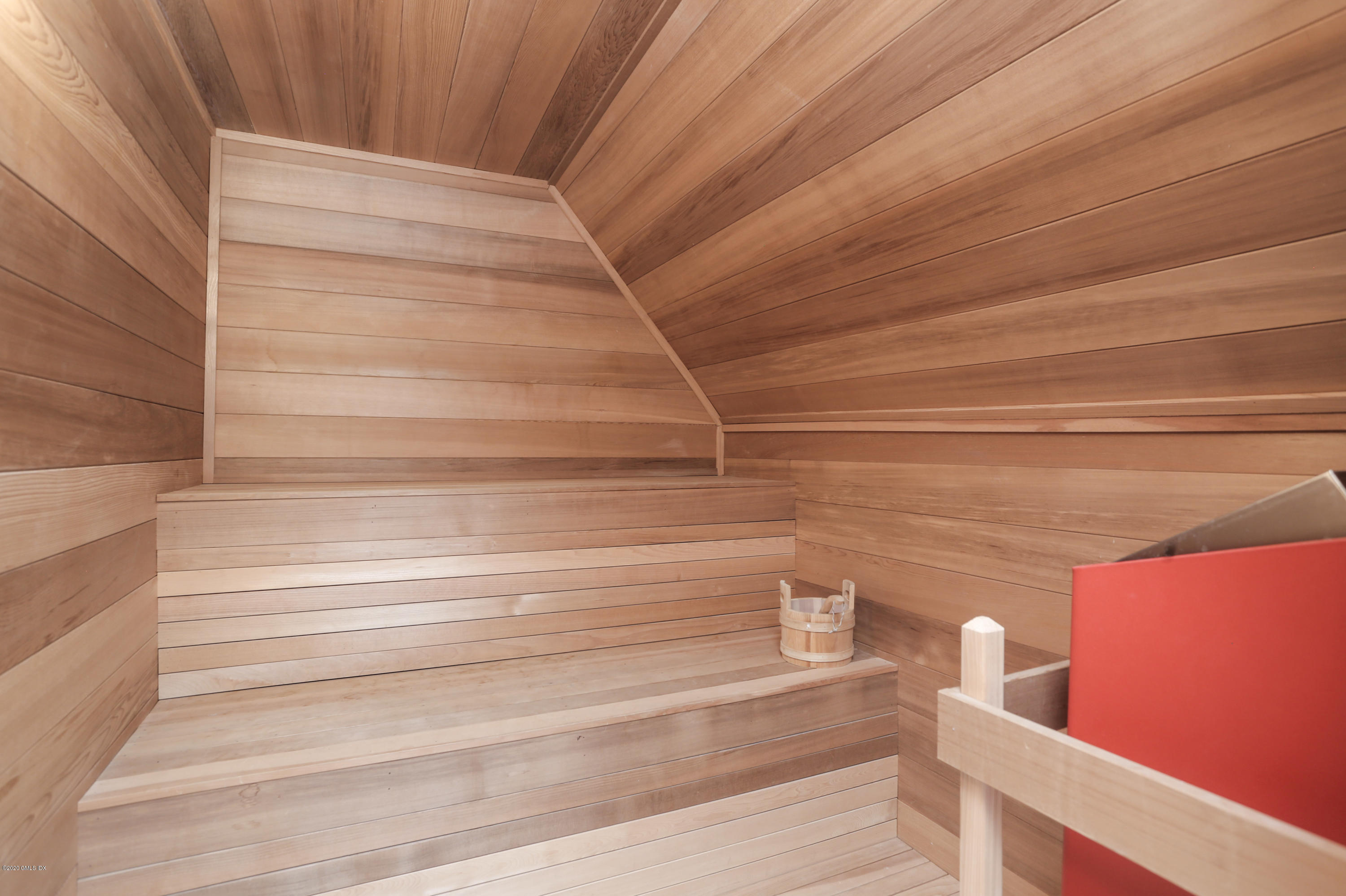 558 Lake Avenue Greenwich, CT 06830 - Photo 20 of 28 a view of entryway