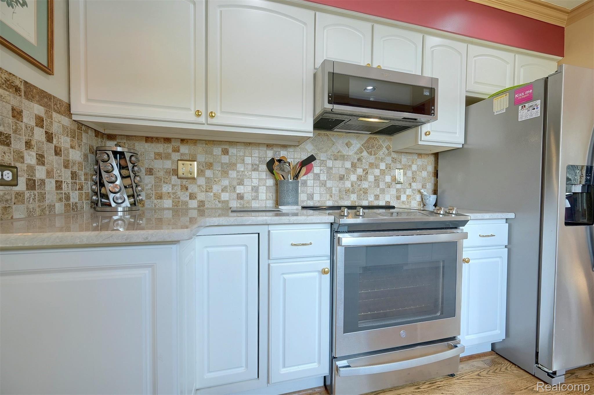 552 Deerpoint Road Leonard, MI 48367 - Photo 10 of 54 12-Kitchen-2nd-View.jpg
