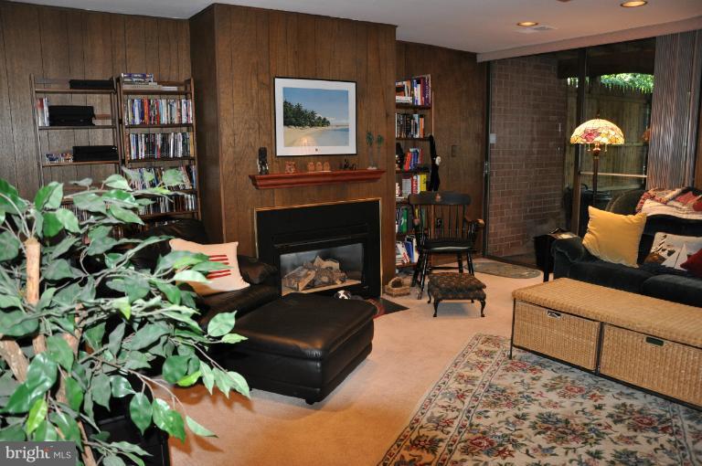 7923 Inverness Ridge Road Potomac, MD 20854 - Photo 6 of 17 Family Room