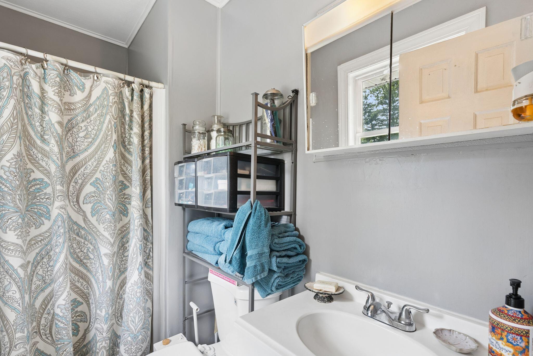 240 Broadturn Road Scarborough, ME 04074 - Photo 21 of 47 Primary Bath
