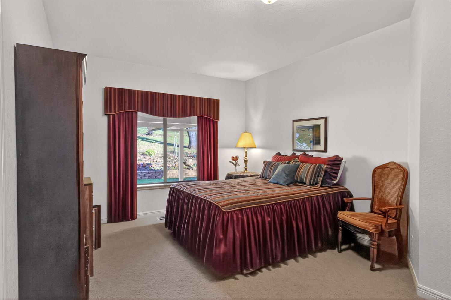 4661 Holm Road Placerville, CA 95667 - Photo 19 of 45 Downstairs Ensuite Bedroom