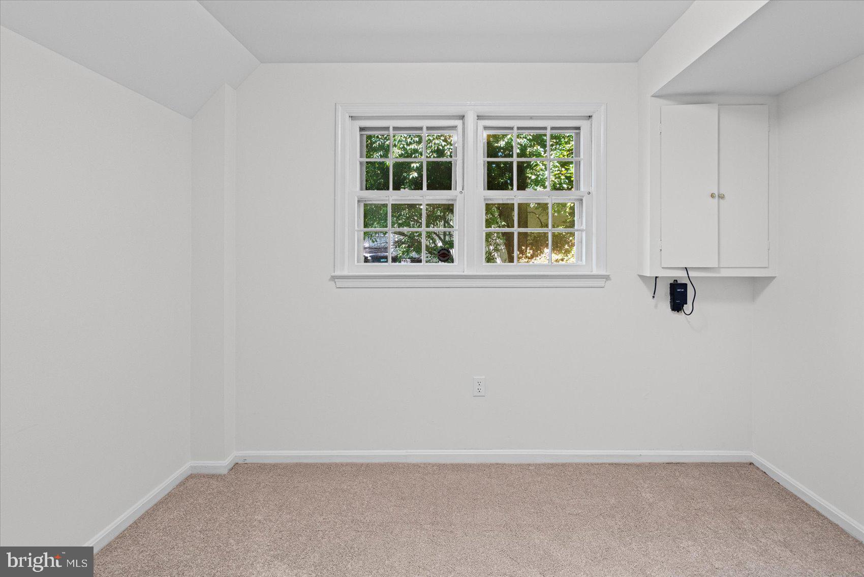 2300 Musgrove Road Silver Spring, MD 20904 - Photo 13 of 41 an empty room with a window