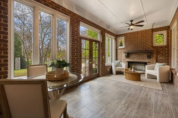 a view of a yard with a house