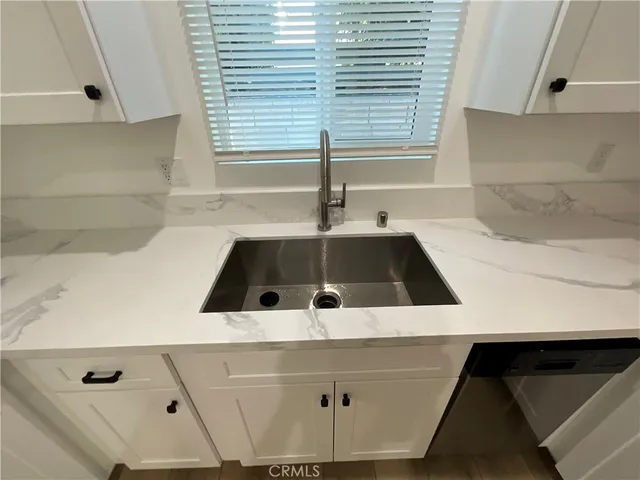 a close view of sink and tap