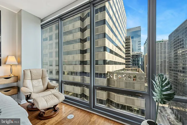 $4,995 | 2101 Market Street, Unit 2306, Philadelphia, PA 19103