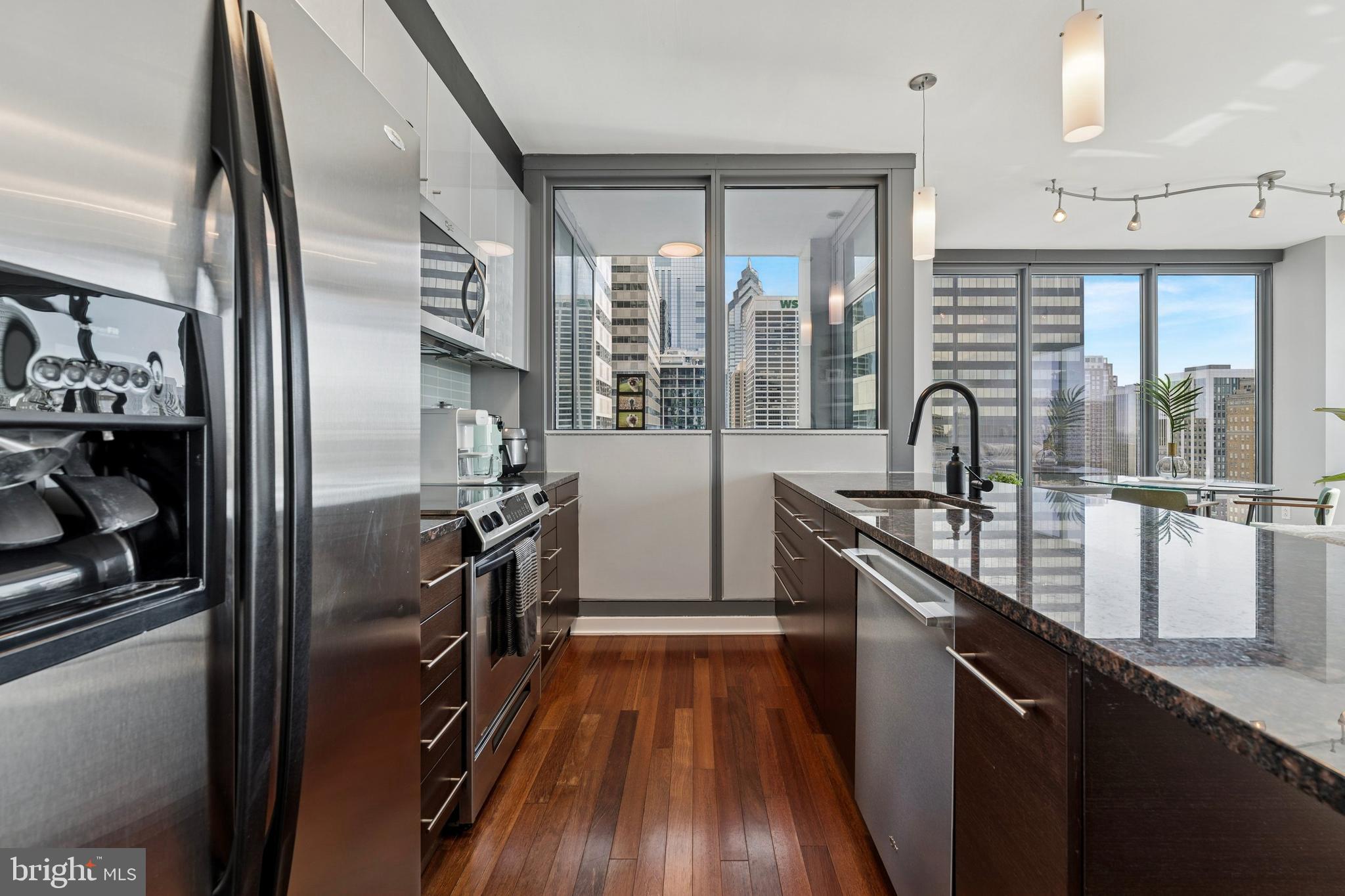 2101 Market Street, Unit 2306 Philadelphia, PA 19103 - Photo 6 of 19