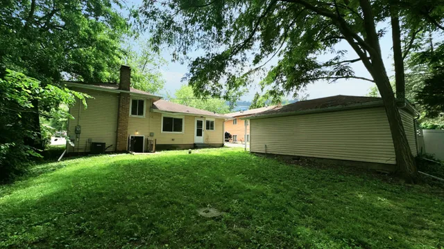 $194,000 | 3004 Longfellow Avenue, Hazel Crest, IL 60429
