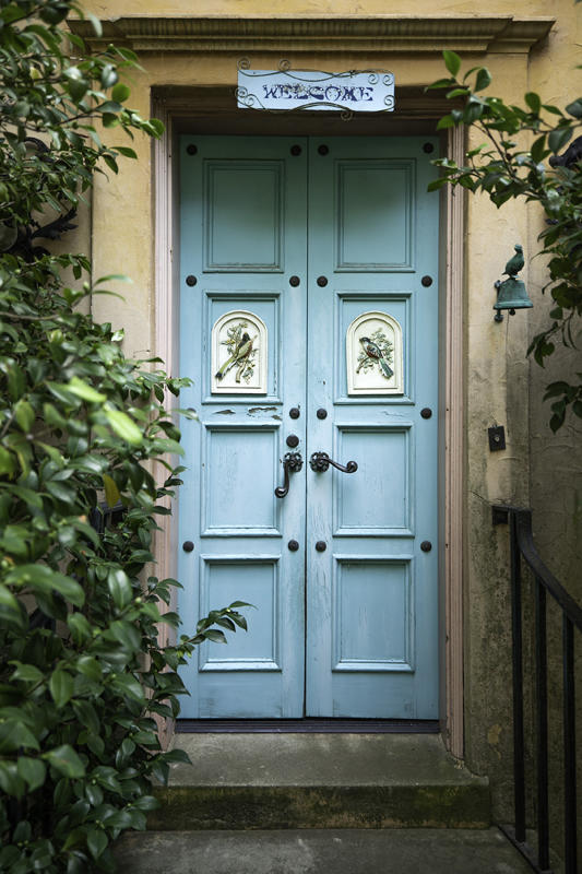 800 Cold Spring Road Santa Barbara, CA 93108 - Photo 7 of 23 a front view of a house