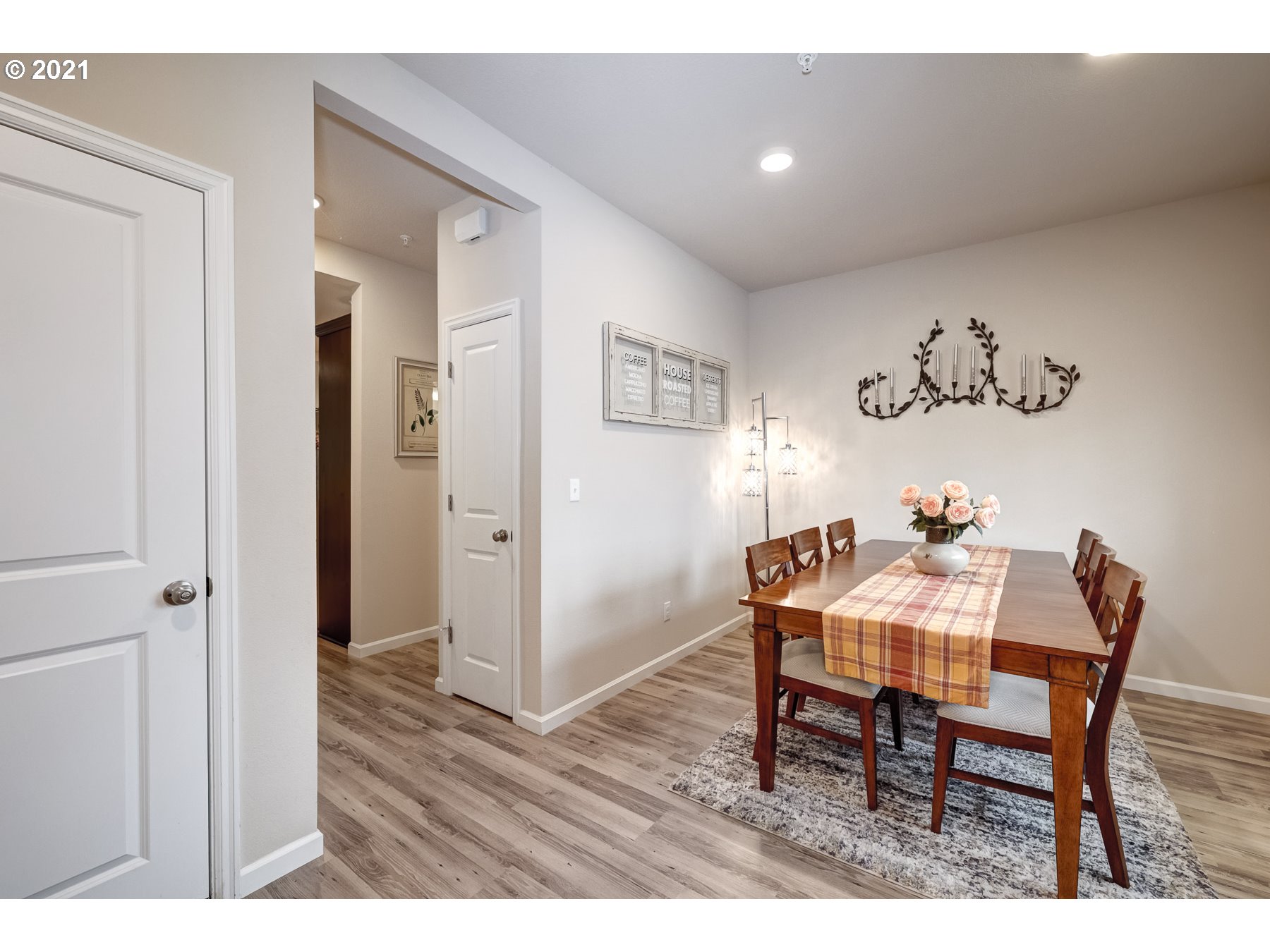 15694 Northwest Brugger Road Portland, OR 97229 - Photo 14 of 32 Gallery Image 14