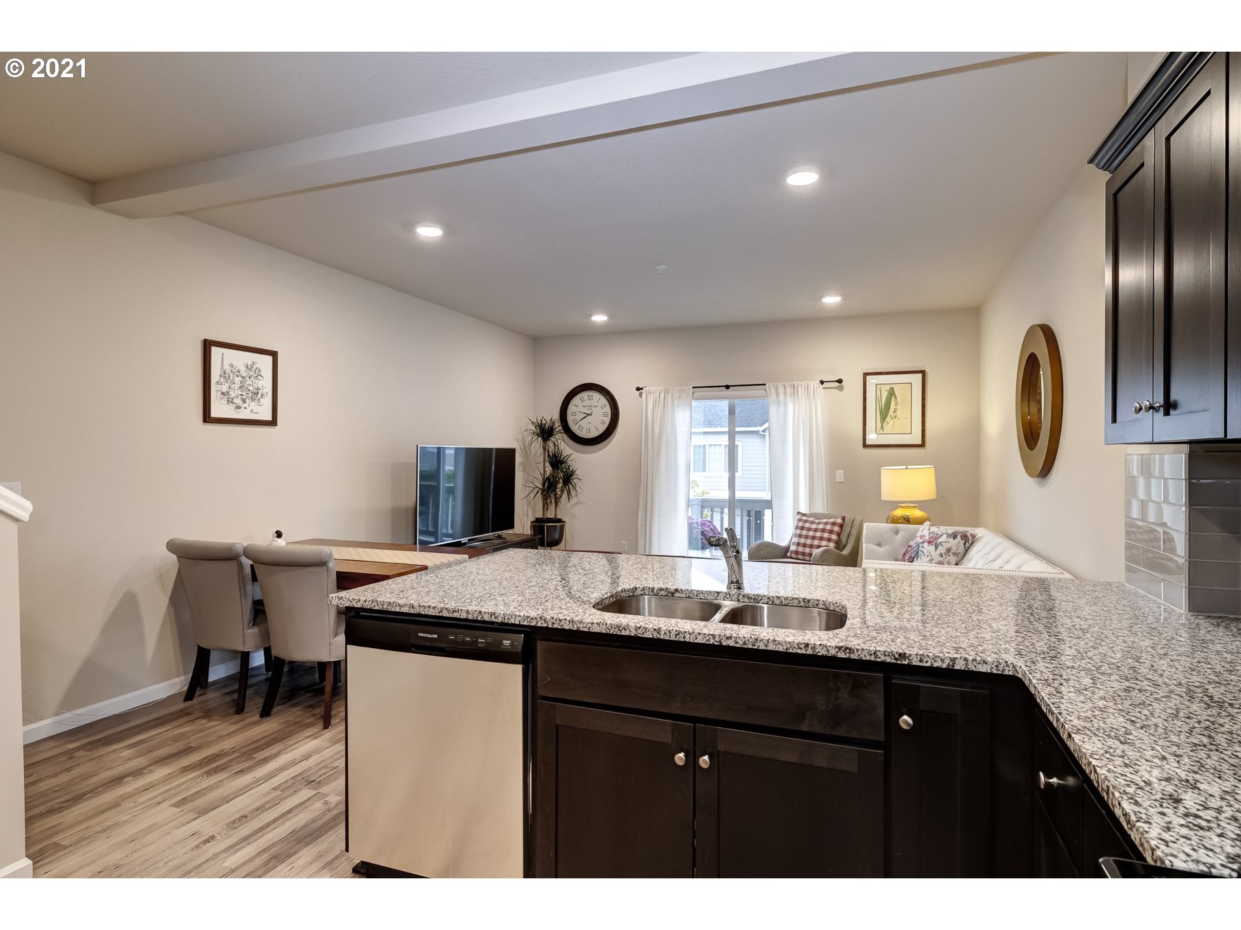 15694 Northwest Brugger Road Portland, OR 97229 - Photo 9 of 32 Gallery Image 9