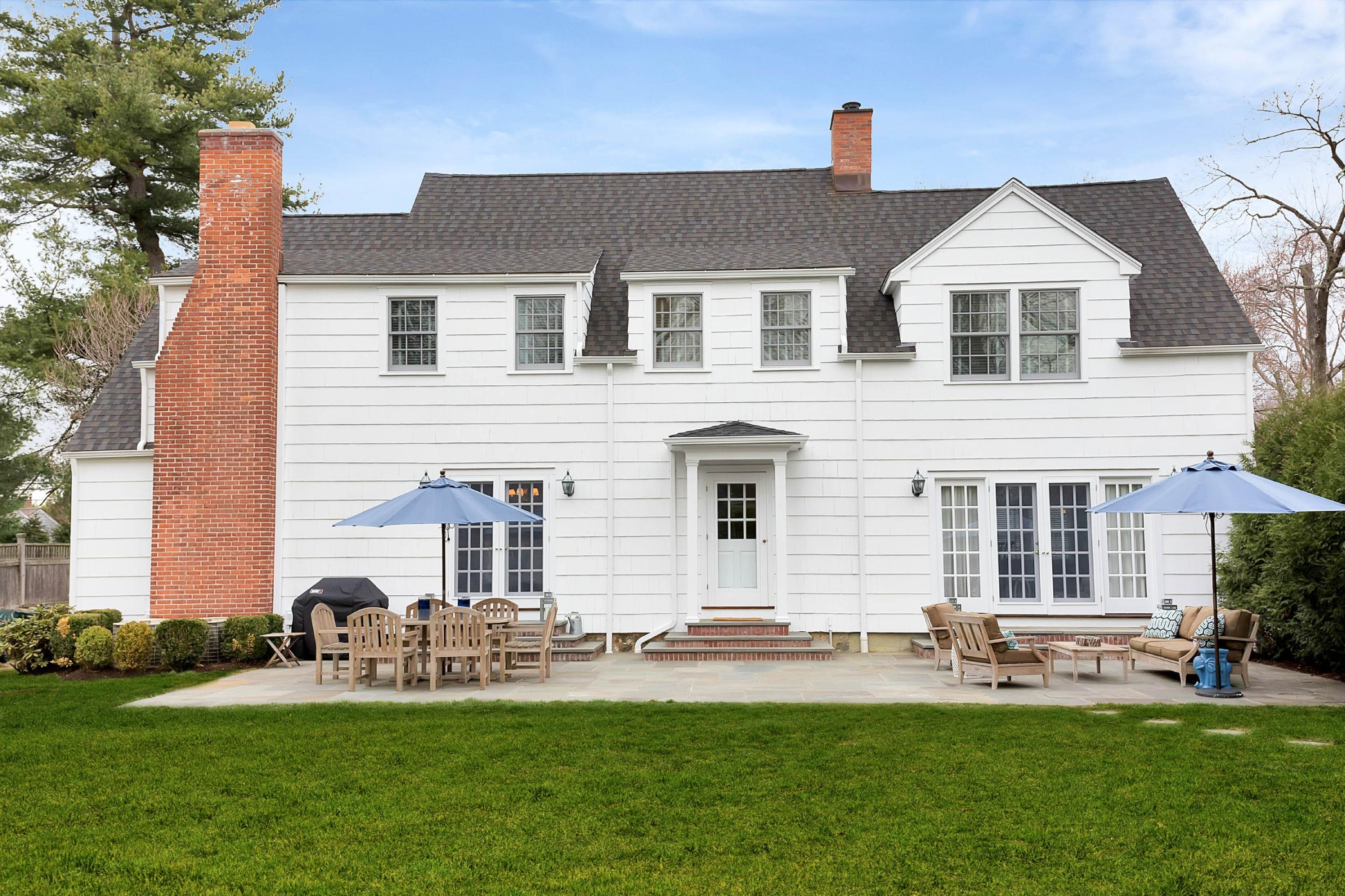 6 Sunset Road Darien, CT 06820 - Photo 24 of 24 a front view of house with yard