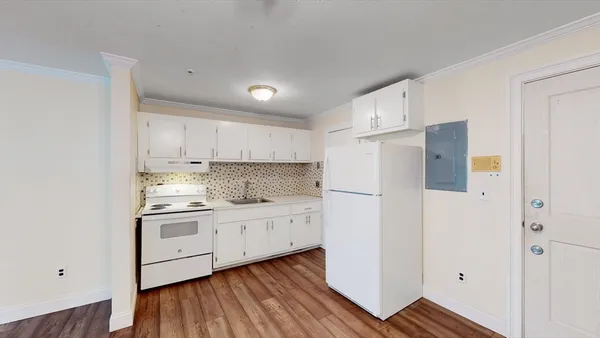 $2,395 | 21 Myrtle Street, Unit 5, Malden, MA 02148