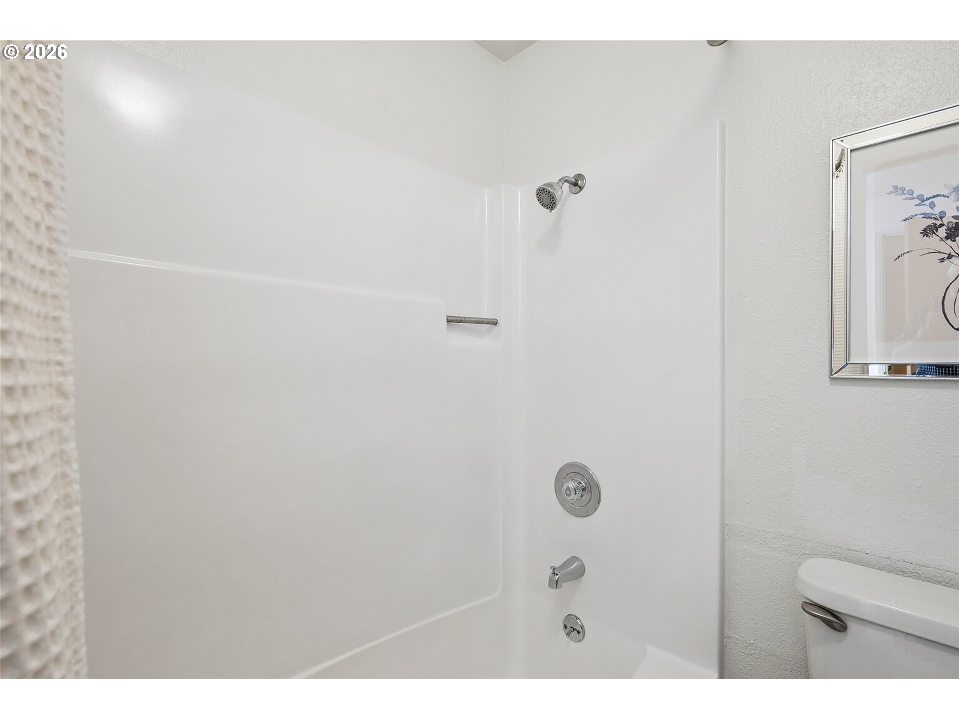 945 South 55th Place Springfield, OR 97478 - Photo 19 of 37 Bathroom