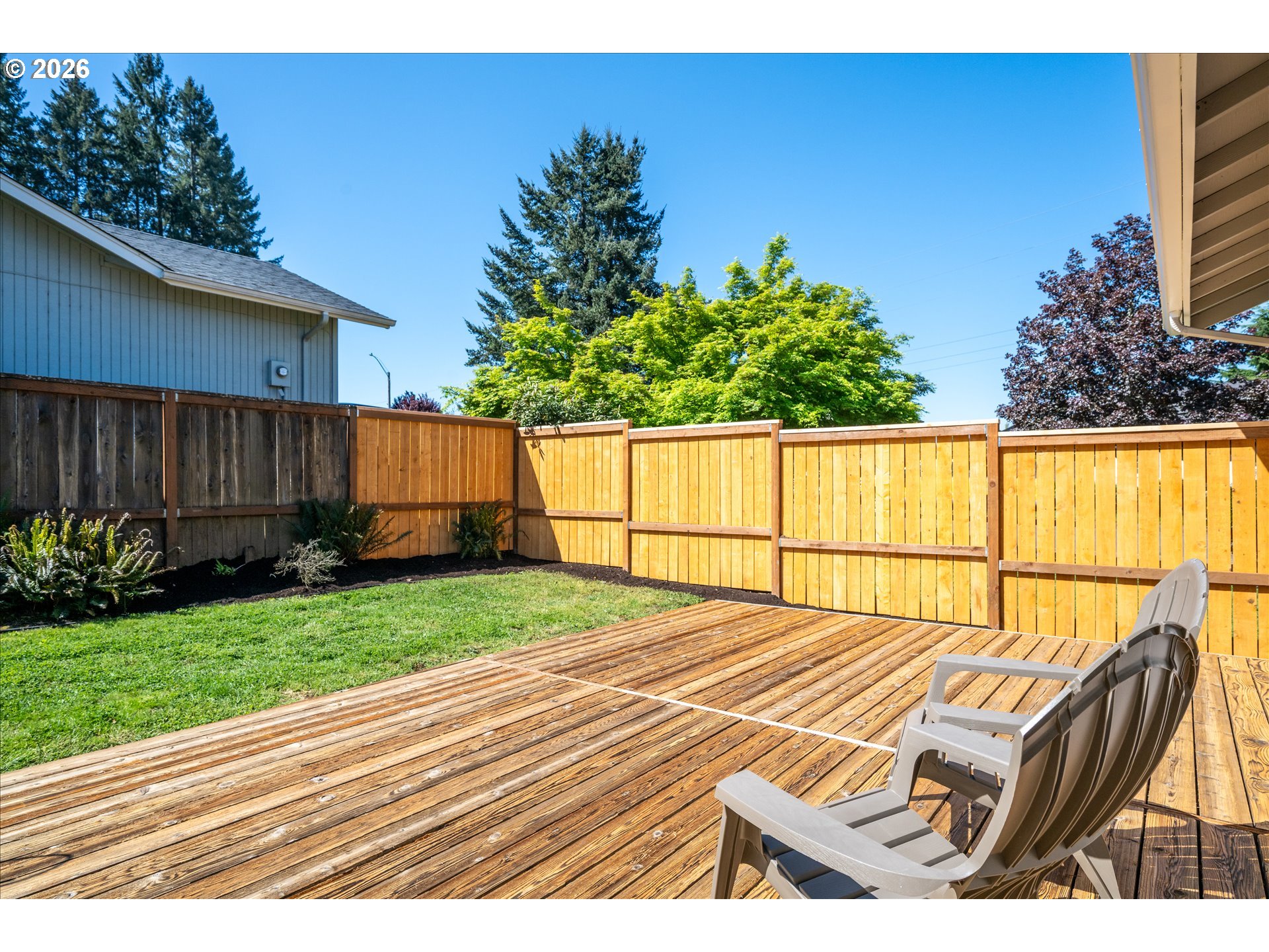 945 South 55th Place Springfield, OR 97478 - Photo 24 of 37 Deck