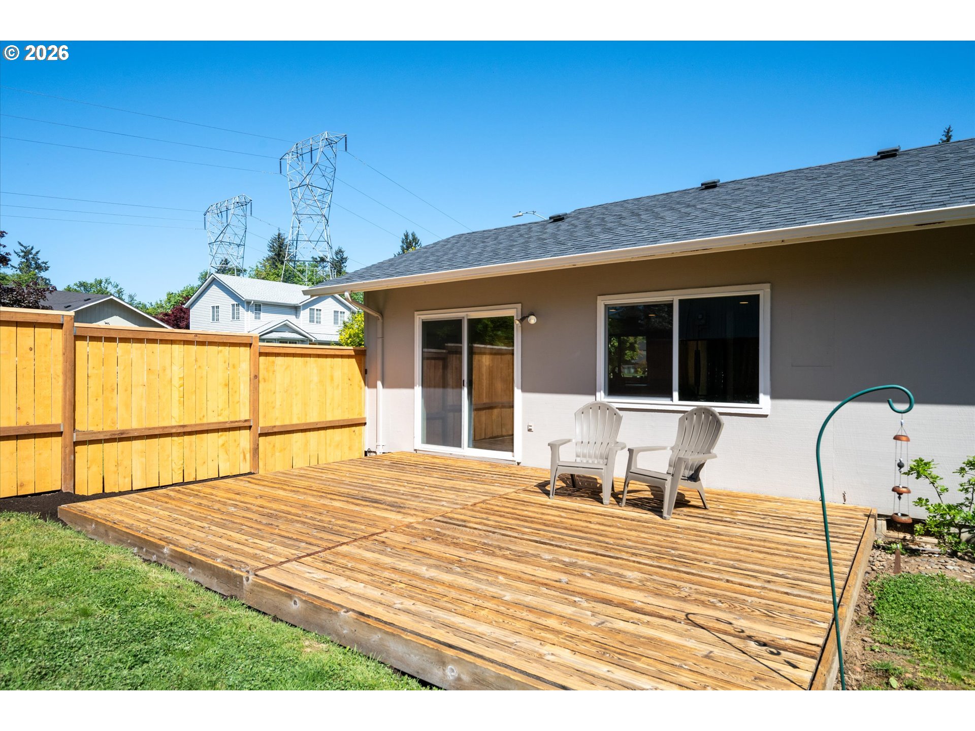 945 South 55th Place Springfield, OR 97478 - Photo 25 of 37 Deck