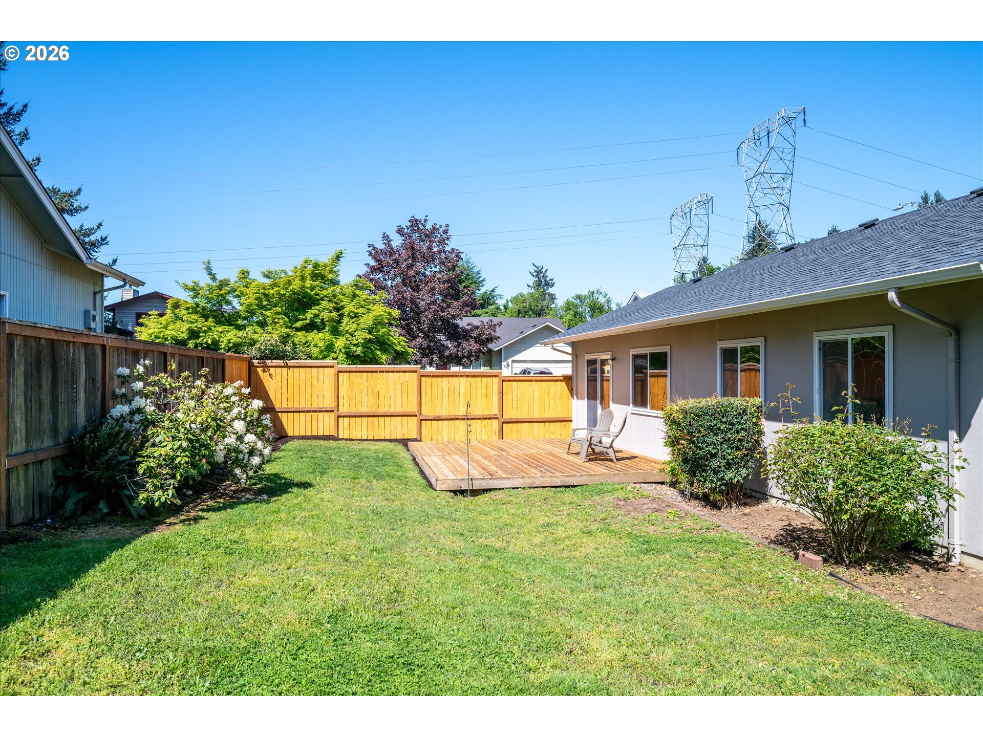 945 South 55th Place Springfield, OR 97478 - Photo 27 of 37 Backyard