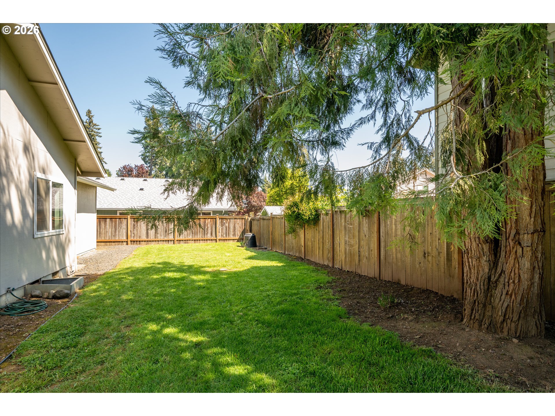 945 South 55th Place Springfield, OR 97478 - Photo 29 of 37 Backyard