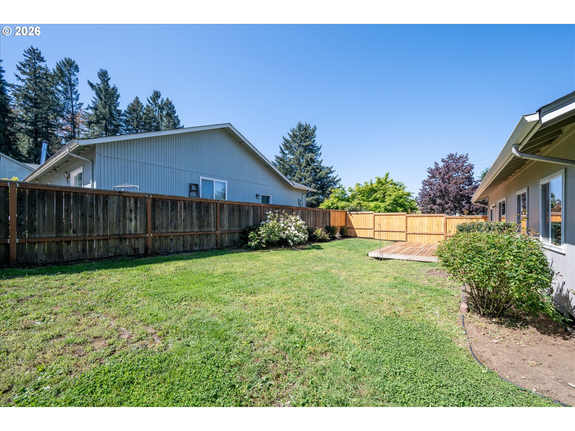 945 South 55th Place Springfield, OR 97478 - Photo 30 of 37 Backyard