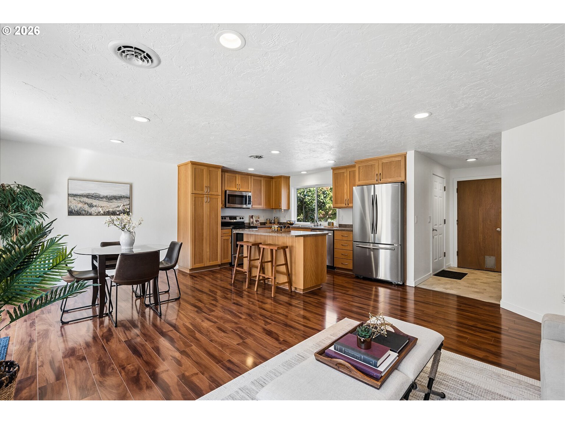 945 South 55th Place Springfield, OR 97478 - Photo 7 of 37 Great Room