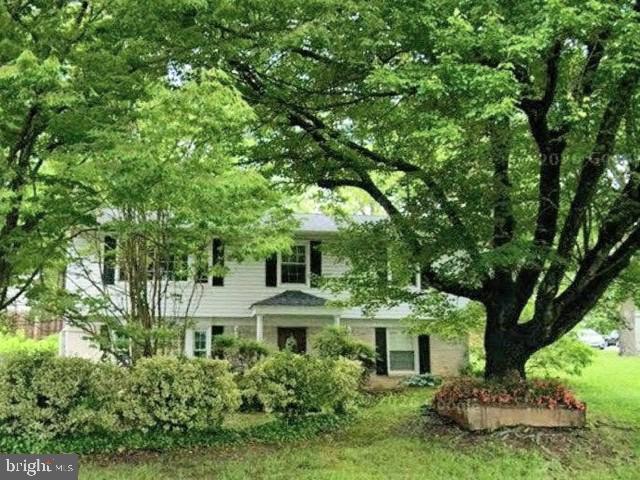 7941 Harwood Place Springfield, VA 22152 - Photo 1 of 45