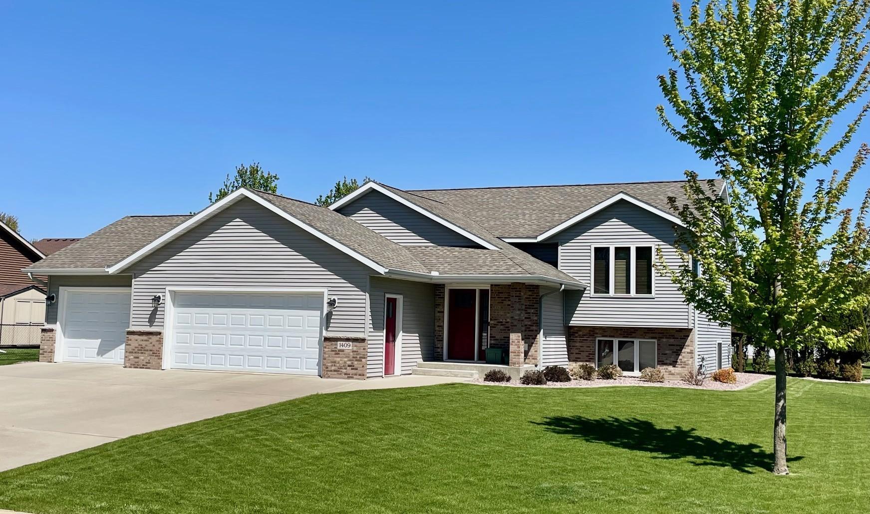 1409 28th Street Southwest Austin, MN 55912 - Photo 1 of 32