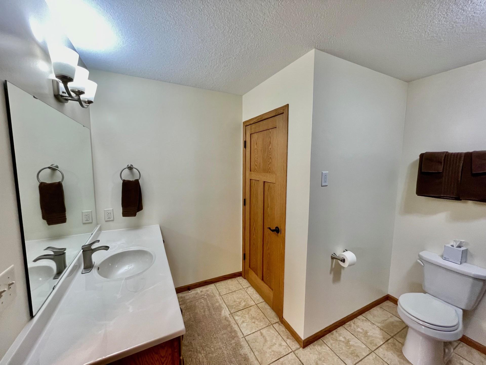 1409 28th Street Southwest Austin, MN 55912 - Photo 11 of 32