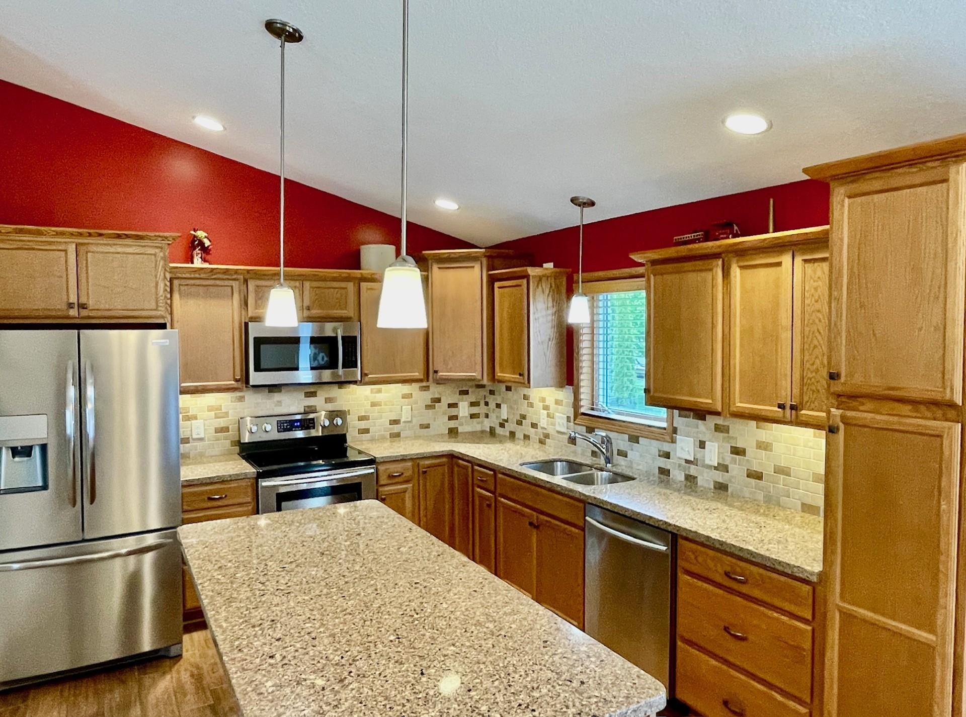1409 28th Street Southwest Austin, MN 55912 - Photo 5 of 32