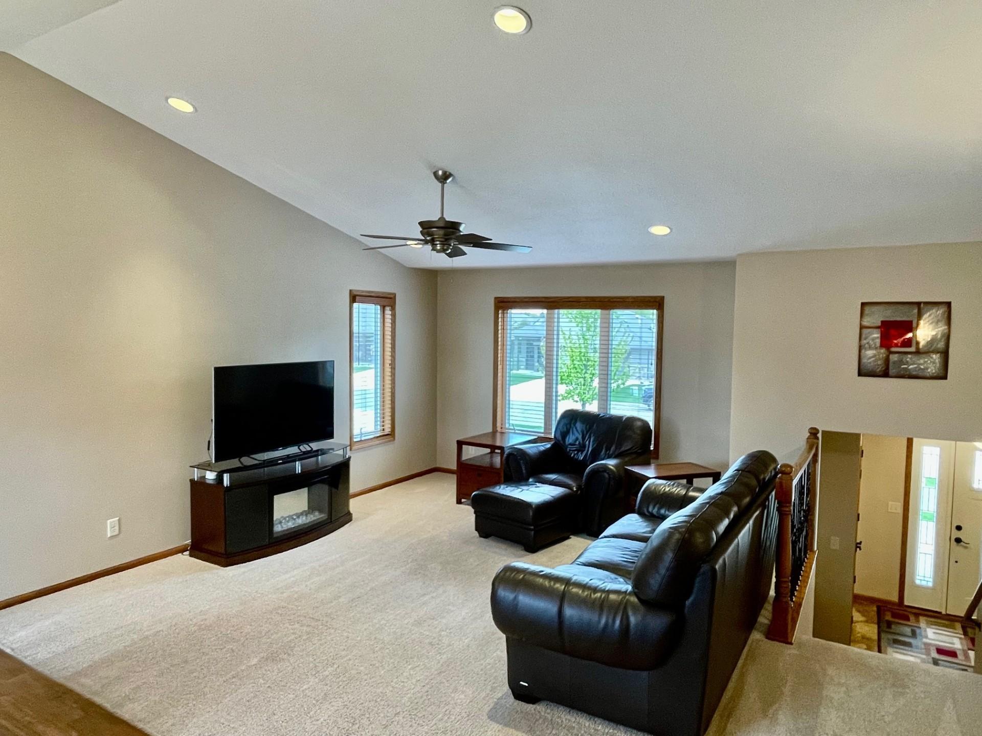 1409 28th Street Southwest Austin, MN 55912 - Photo 8 of 32