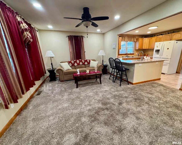 $175,000 | 216 South Hubbard Avenue, Goreville, IL 62939