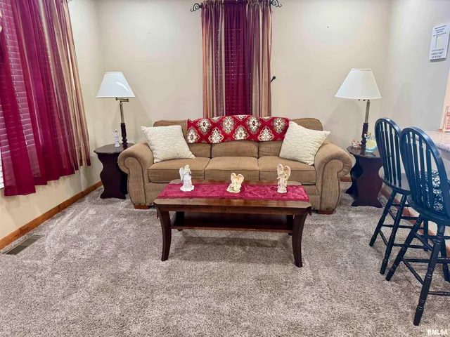 $175,000 | 216 South Hubbard Avenue, Goreville, IL 62939