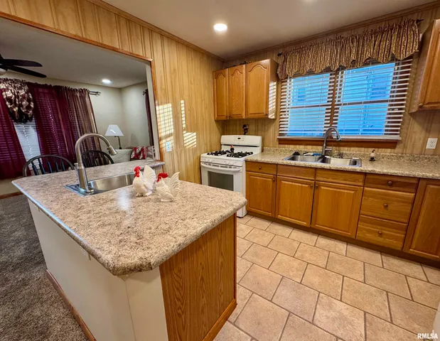 $175,000 | 216 South Hubbard Avenue, Goreville, IL 62939