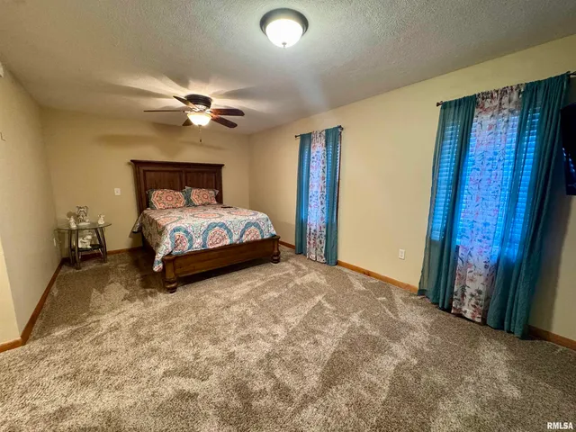 $175,000 | 216 South Hubbard Avenue, Goreville, IL 62939