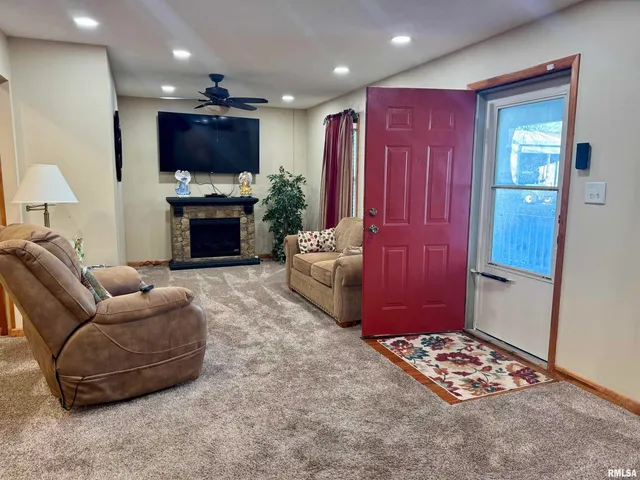 $175,000 | 216 South Hubbard Avenue, Goreville, IL 62939