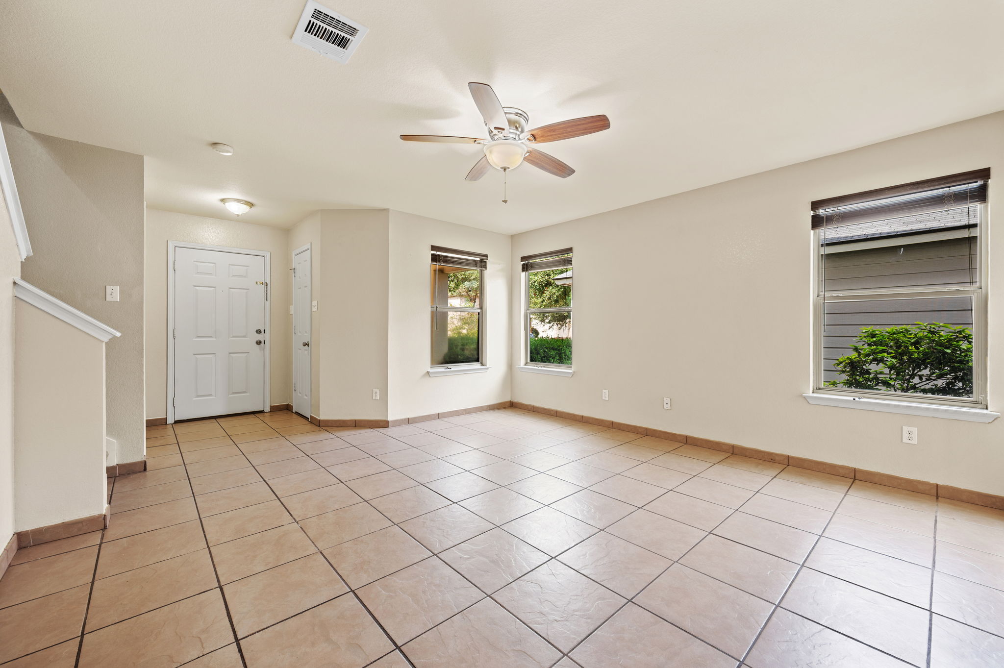 79 Jan Lane Georgetown, TX 78626 - Photo 5 of 23