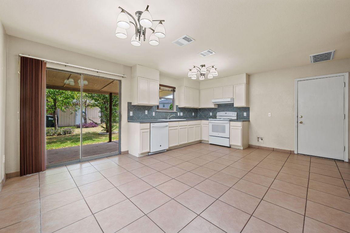 79 Jan Lane Georgetown, TX 78626 - Photo 6 of 24