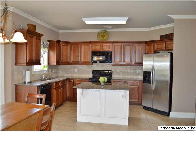 131 Kingston Ridge Birmingham, AL 35211 - Photo 3 of 32