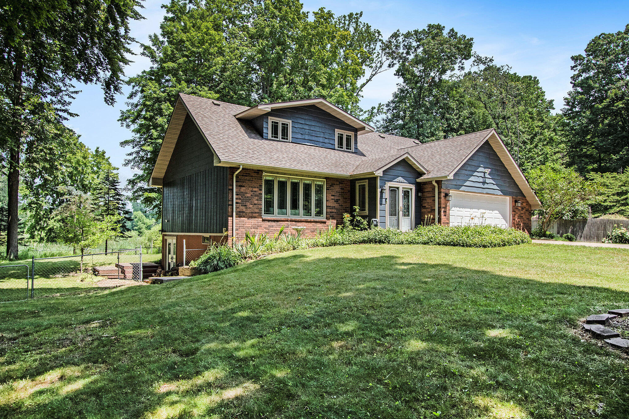 2569 Ridgewood Trail Berrien Springs, MI 49103 - Photo 1 of 30 005_file_419