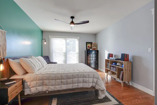 $209,900 | 737 Garfield Avenue, Unit B, Libertyville, IL 60048