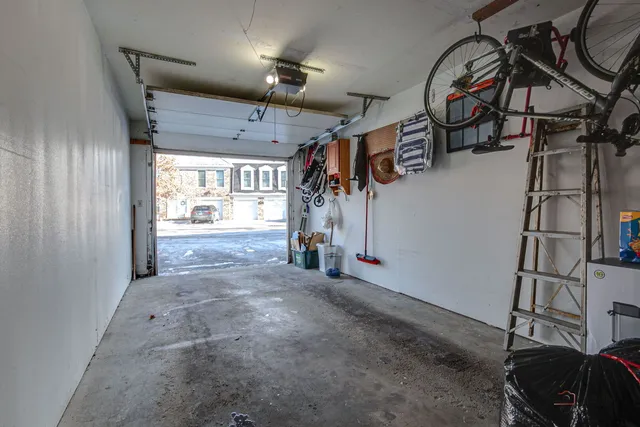 $209,900 | 737 Garfield Avenue, Unit B, Libertyville, IL 60048