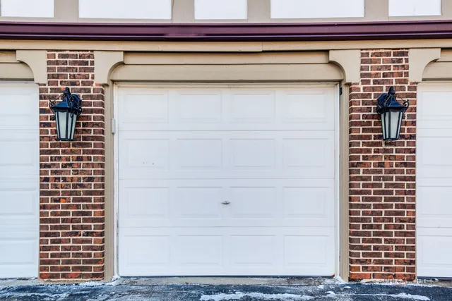 $209,900 | 737 Garfield Avenue, Unit B, Libertyville, IL 60048