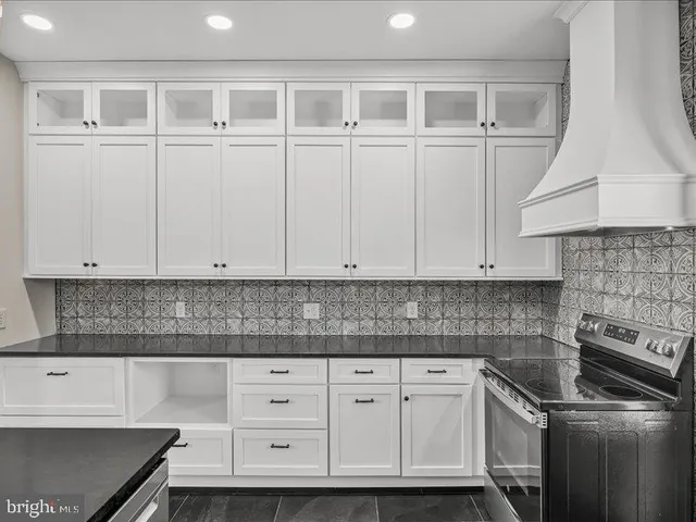 $850,000 | 451 East 2nd Street, Moorestown, NJ 08057