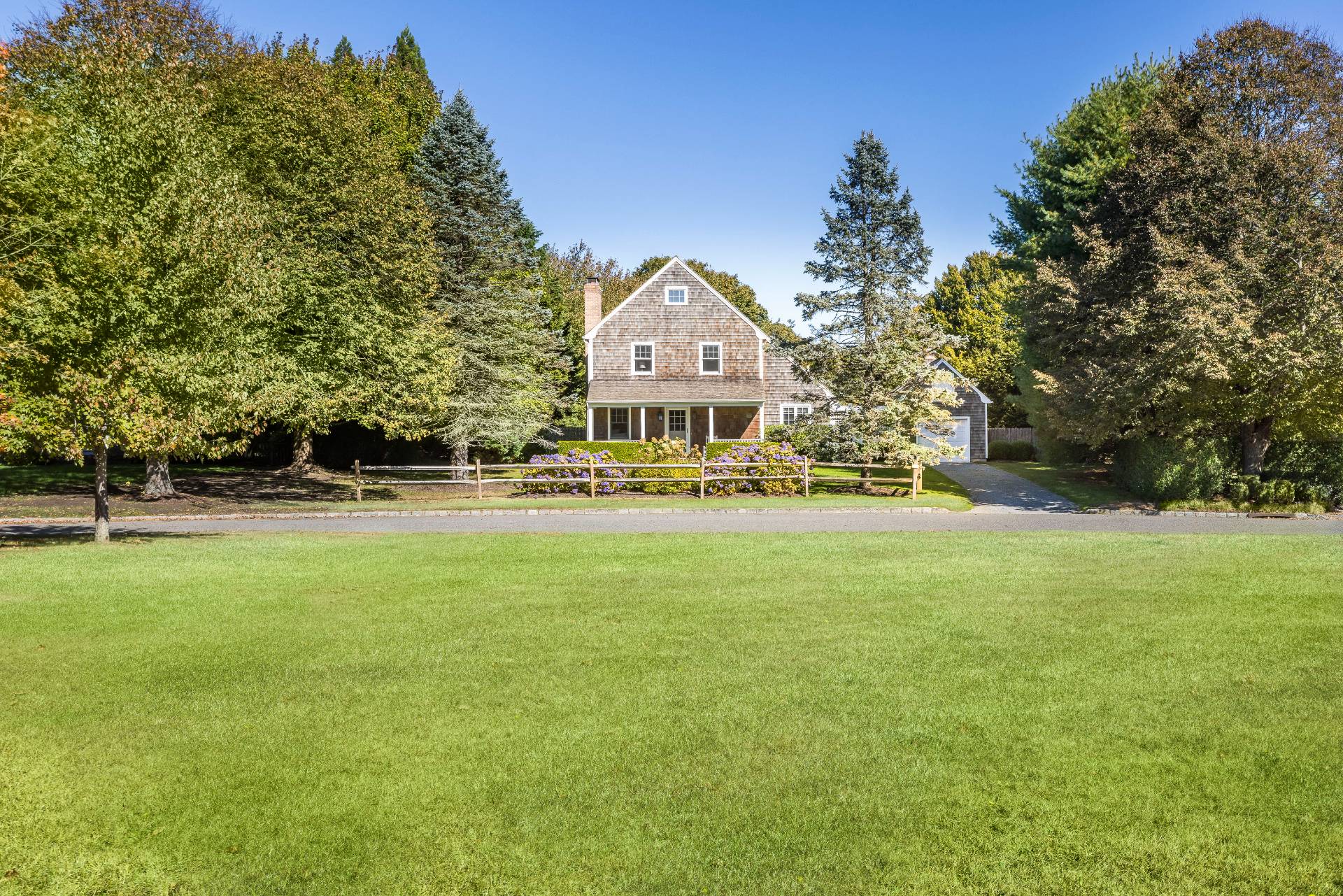 10 Aelfie's Way Bridgehampton, NY 11932 - Photo 23 of 23 a front view of a house with a yard