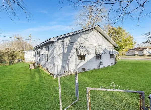 $110,000 | 733 Arizona Avenue, Wake Village, TX 75501