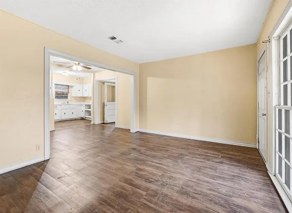 $110,000 | 733 Arizona Avenue, Wake Village, TX 75501