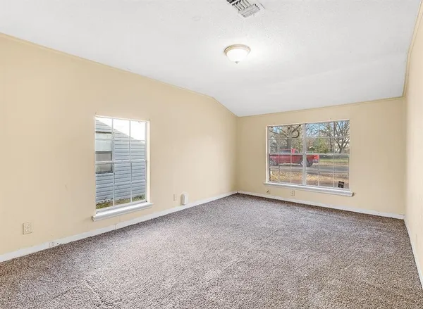 $110,000 | 733 Arizona Avenue, Wake Village, TX 75501